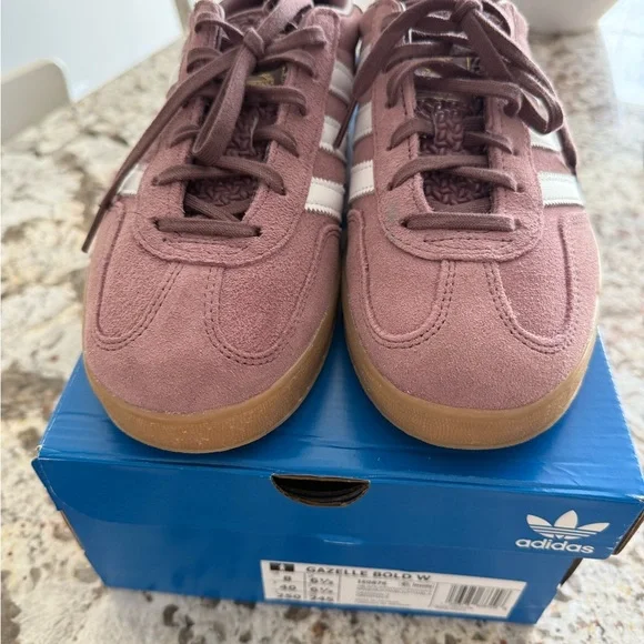 Adidas Mauve Sneakers with White Stripes - Picture 2 of 4